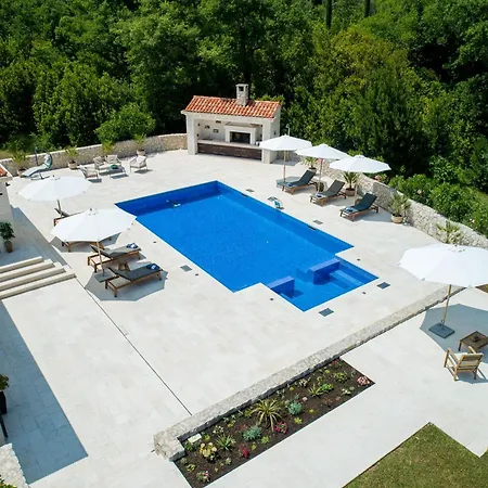 Villa Ivic *