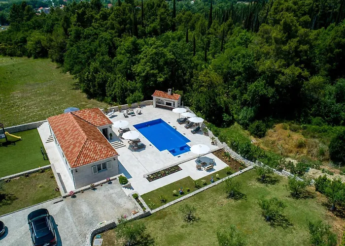 Ivic Villa Gruda