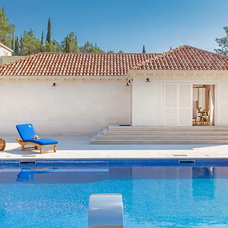 Villa Doline *