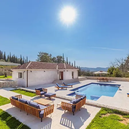 Villa Doline
