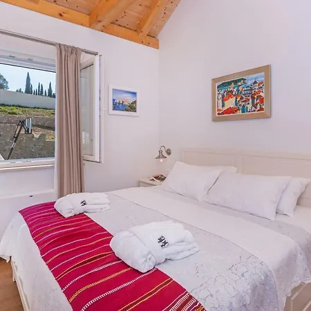 Doline Villa *