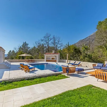 Doline Villa Gruda