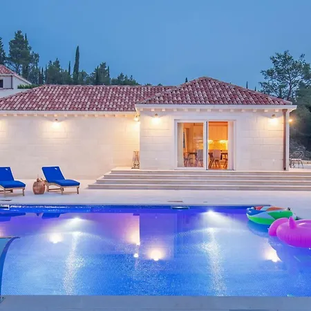 Doline Villa *